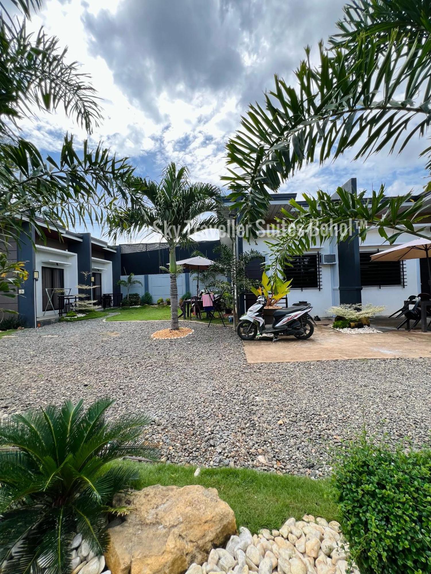 Sky Traveller Suites Panglao Eksteriør billede