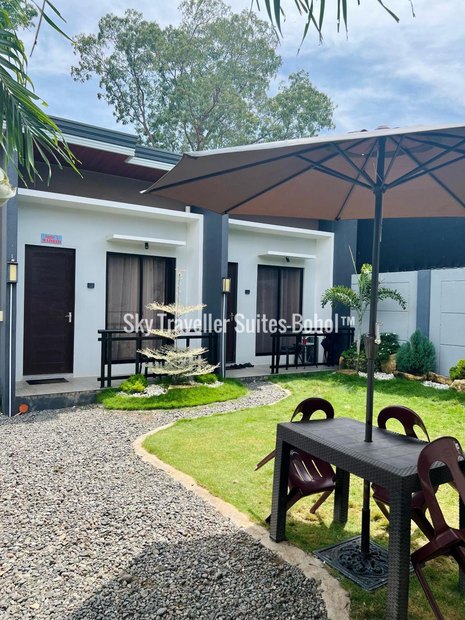 Sky Traveller Suites Panglao Eksteriør billede